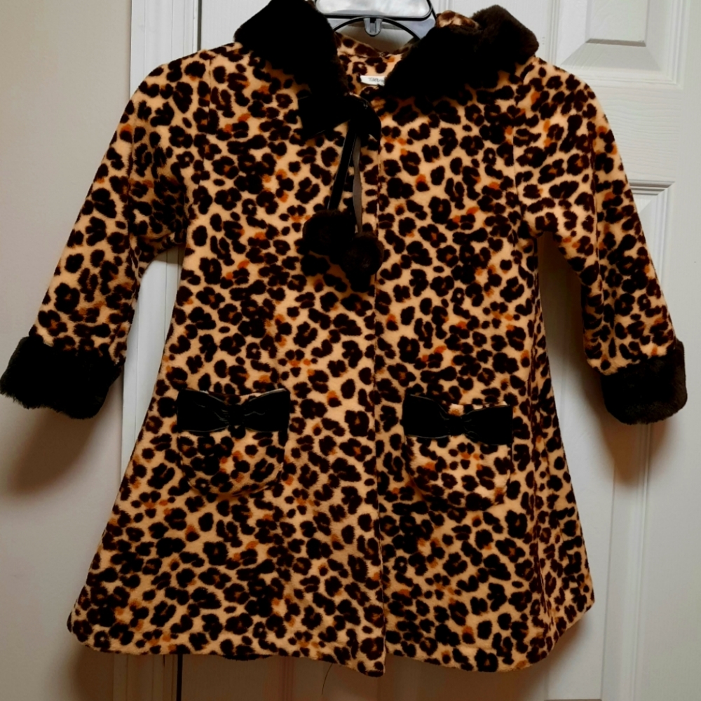 Girls Leopard print coat, size 4